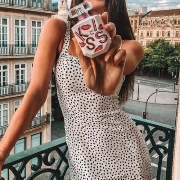 Victoria's Secret JUST A KISS Body Care Bundle - Picture 3 of 4